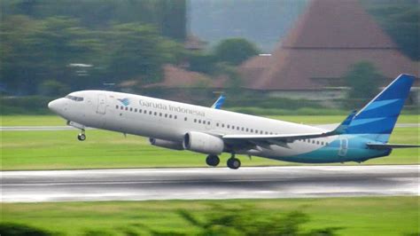 Kompilasi Take Off Pesawat Terbang Garuda Indonesia dari Bandara Adisucipto Yogyakarta - YouTube