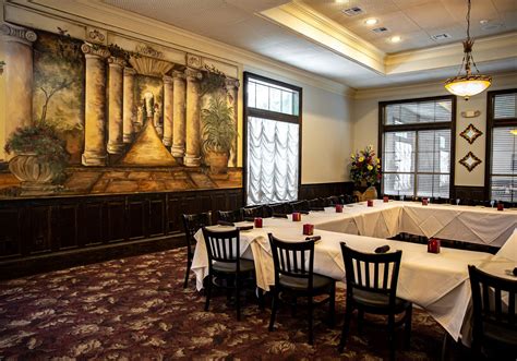 Keith Young's Steakhouse - Madison Room - Restaurant in Madisonville, LA | The Vendry