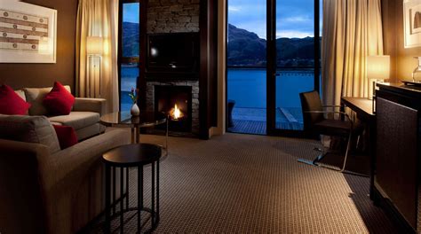 Hilton Queenstown Hilton Deluxe Room (Lake View) by night | Queenstown ...