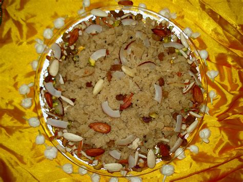 Cuisine of Karachi: Suji Ka Halwa Punjabi Style سوجی کا حلوہ پنجابی انداز