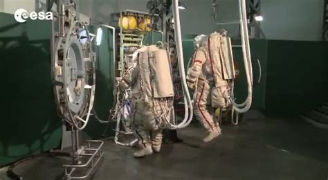 ESA - ESA astronauts training for ISS