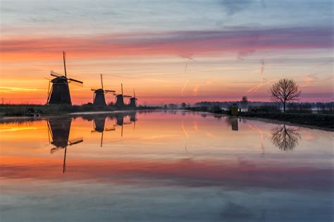 Kinderdijk Sunrise | Nice colors during Sunrise at the Kinde… | Flickr