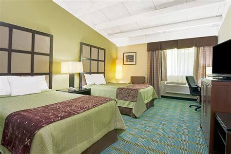 Days Inn by Wyndham Southington | Southington, CT Hotels