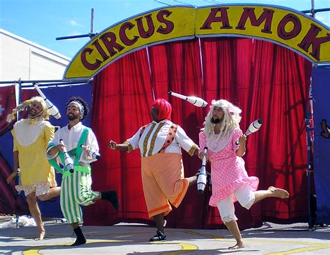File:Jugglers Circus Amok by David Shankbone.jpg - Wikimedia Commons