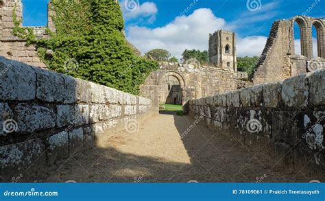 The Ruins of Fountains Abbey Stock Image - Image of park, english: 78109061