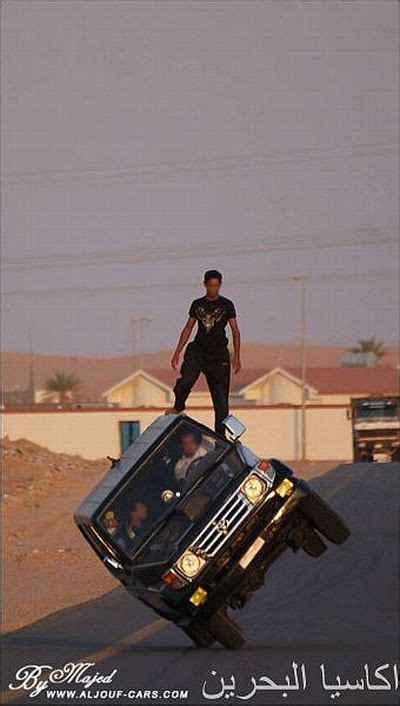 Extreme car stunts (14 pics) - Izismile.com