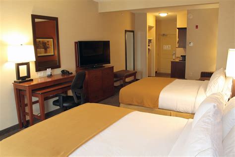 HOLIDAY INN EXPRESS & SUITES PADUCAH WEST, AN IHG HOTEL $142 ($̶1̶6̶1̶ ...