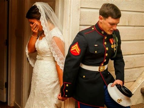 CAPTURED MOMENT: Beautiful Photo of Couple Praying Before Wedding Goes Viral - GIIST