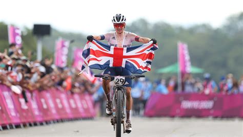 Tom Pidcock powers to Tokyo 2020 Olympic gold in mountain bike event | Cycling Weekly