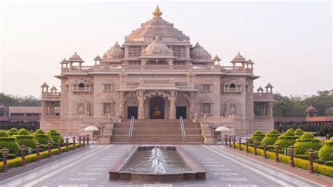 Inspired by Akshardham, Abu Dhabi's first Hindu temple not to use steel ...