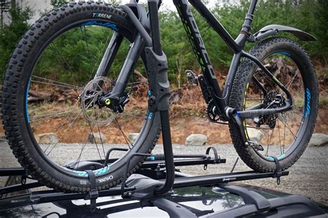 RockyMounts TomaHawk Roof Rack Review https://www.singletracks.com/blog/mtb-gear/rockymounts ...