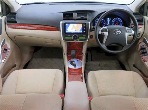 Toyota Premio used car pictures - 2015 model Silver color photo