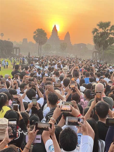 Angkor wat sunrise : r/cambodia