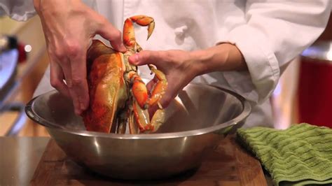 How to cook and clean a Dungeness crab - Win Big Sports