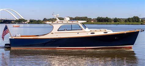 Hinckley 36 Picnic Boat – Available for Charter | Ellis Boat Charters