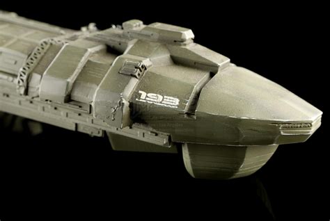 STARSHIP TROOPERS (1997) - Federation Corvette Transport Model Miniature and Rodger Young ...