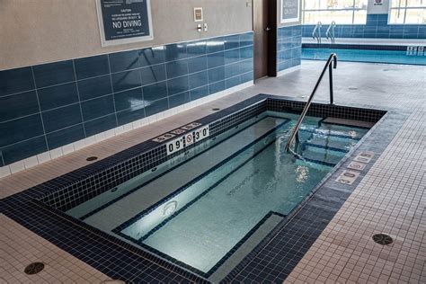 Four Points by Sheraton Sherwood Park Pool: Pictures & Reviews ...