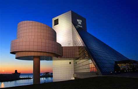 12 Top-Rated Tourist Attractions in Ohio-Rock & Roll Hall of Fame ...