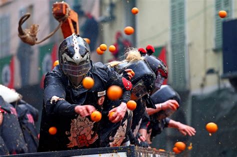 Battle of Oranges : The Carnival of Ivrea or the symbol of Italian’s ...