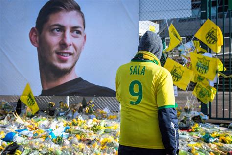 Emiliano Sala: Police investigate photo believed to be of Cardiff striker's body after plane crash