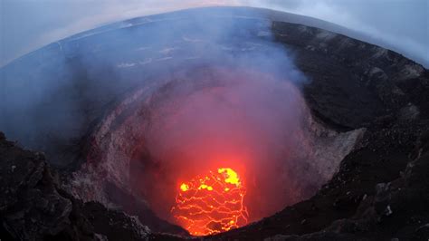 Footage From Hawaii's Kilauea Volcano Eruption