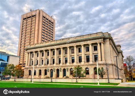 Cuyahoga County Courthouse in Cleveland, Ohio – Stock Editorial Photo ...