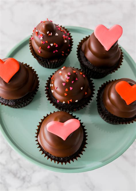 Chocolate Dipped Cupcakes Recipe