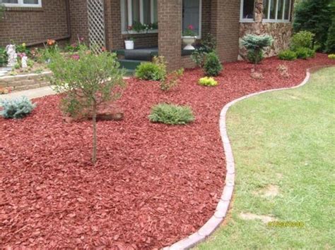 24 Beautiful Red Mulch Landscaping Ideas To Add More Color and Texture