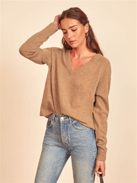 Cashmere Relaxed V-Neck - Sustainable Sweaters | Reformation