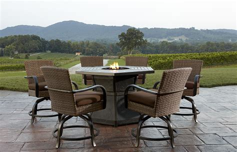 I been looking for one like this. Found one last year at Costco. | Outdoor dining table setting ...