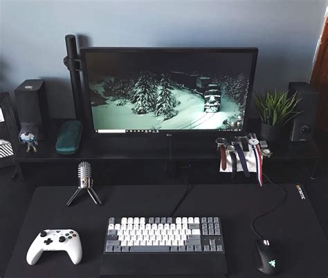 Black Desk Gaming Pc Setup / The adorable star wars bobblehead is ...