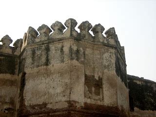 Historical Buildings of Pakistan: Sheikhupura Fort