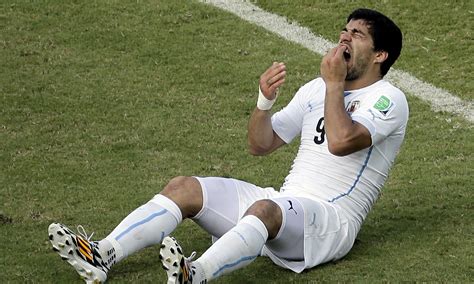 Luis Suárez apologises to Giorgio Chiellini for World Cup bite ...