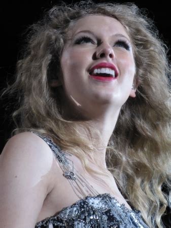 Fearless Tour 2010 Foxboro, MA - Taylor Swift Photo (12960088) - Fanpop - Page 3