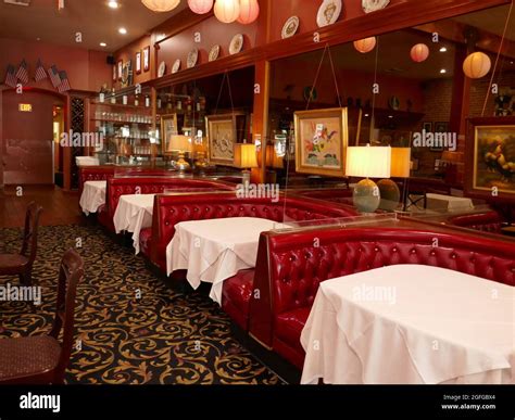 Italian la scala restaurant hi-res stock photography and images - Alamy