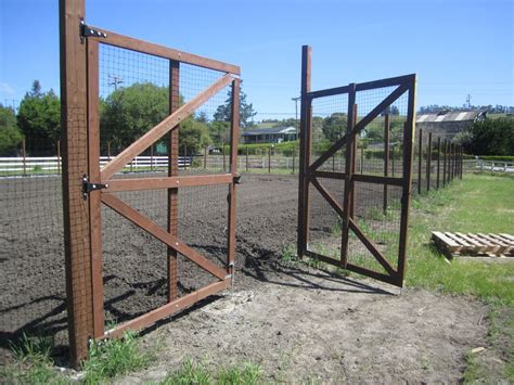 IMG_2000 | Deer fence, Fence design, Fence gate