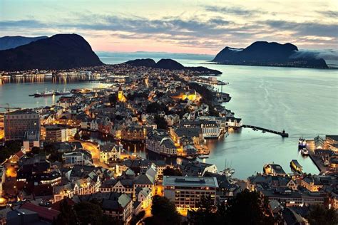 Amazing best quality 24/7 live Alesund webcam views.