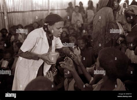 Ethiopia famine 1984 hi-res stock photography and images - Alamy