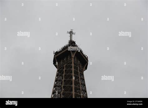 Eiffel tower top view from a distance Stock Photo - Alamy