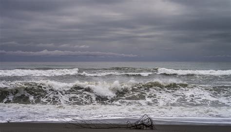 雨上がりの荒れた海 by D.D （ID：7705304） - 写真共有サイト:PHOTOHITO