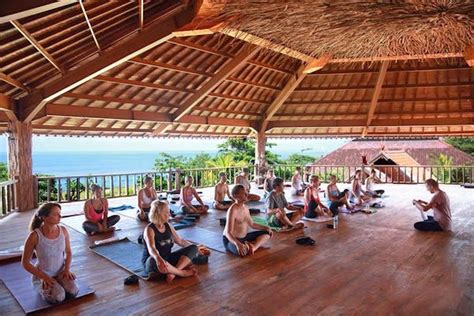 8 Yoga Retreats in Bali to Help You Find Your Best Self - Fravel