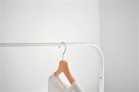 Best Reasons To Use Metal Hangers - Blufashion