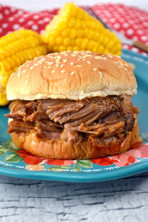 Slow Cooker Pulled Pork Sandwiches - BBQ Pulled Pork