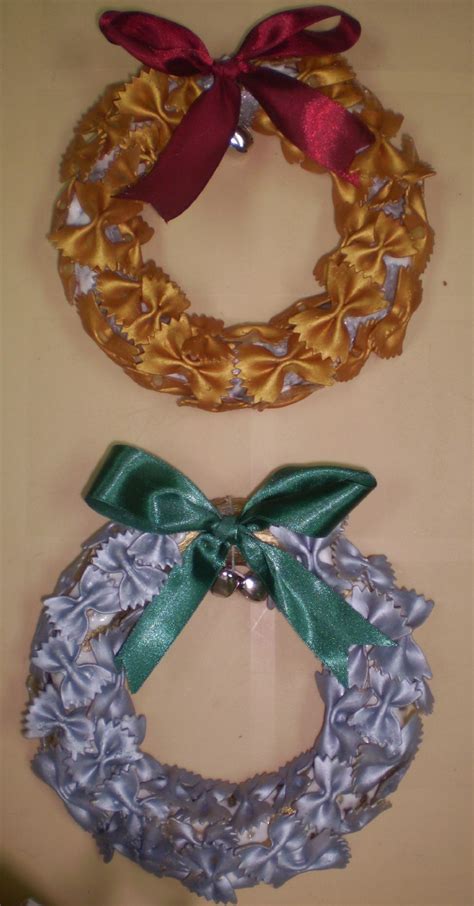 I love crafts: Nov 11: pasta wreaths