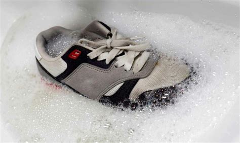 How to Wash Sneakers (Washing Machine) for Brand New Kicks