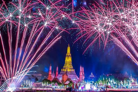 Bangkok fireworks usher in the New Year over iconic temple