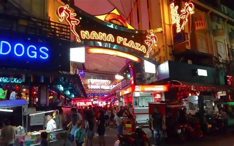 Nana Plaza in Bangkok | Red Light District | 2024 Guide