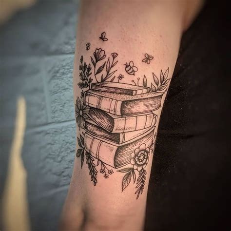 21 Cool Book Tattoo Ideas for Women - Mom's Got the Stuff | Bookish tattoos, Tattoos for lovers ...