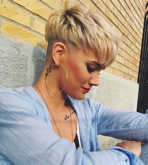 10 Stylish Pixie Haircuts - Women Short Undercut Hairstyles 2021