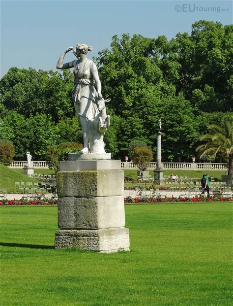 Photo of Jardin du Luxembourg Goddess of the Hunt statue - Page 71